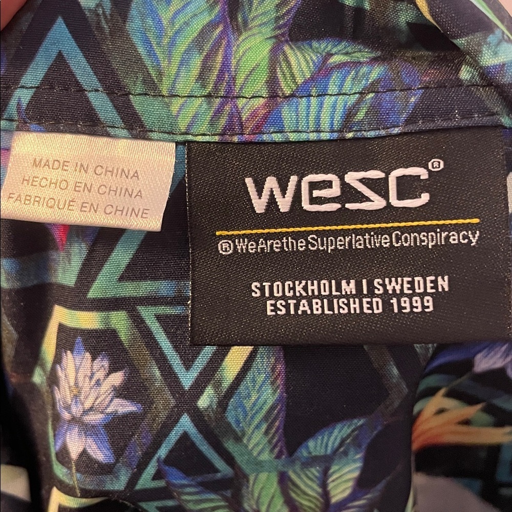 WESC Oden Geo Floral Acp Button Front Shirt Floral Abstract Design size L - Picture 3 of 15